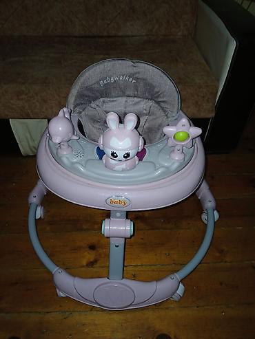 Uşaq gəzdirəcəyi (Babywalker) – çəhrayı rəngdə, oyun paneli ilə