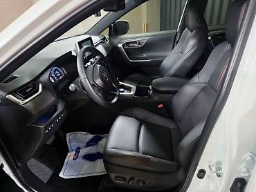 kia sorento hybrid: Toyota RAV4: 2025 г., 2.5 л, Вариатор, Гибрид, Кроссовер — 3