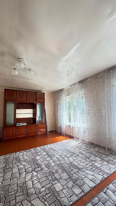 Продажа коттеджей и домов: 🏡✨ Продаётся уютный дом на берегу прекрасного Иссык-Куль ✨🏔️ 📍 Район — 15