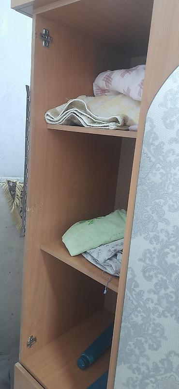 standing mirror: Шкаф-купе/шкаф для хранения из ЛДСП под цвет «бук». - Конструкция — 1