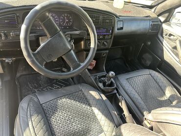 Volkswagen: Volkswagen Passat: 1989 г., 1.8 л, Механика, Бензин, Седан — 9