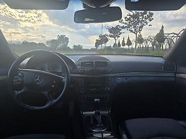 kia satis mərkəzi: Mercedes-Benz E-Class: 2.6 l | 2003 il Sedan — 5