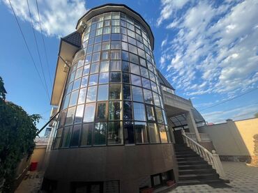 туалет из дерева: Продаю Офис 609 м², С ремонтом, Без мебели, Частный дом, 3 этаж