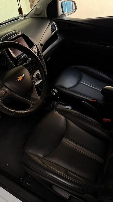 spark premier: Chevrolet Spark: 2020 г., 1 л, Автомат, Бензин, Хэтчбэк — 4
