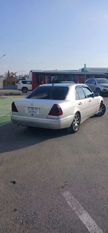 Mercedes-Benz: Mercedes-Benz C-Class (W202) sedan - Kuzov: 4 qapılı sedan, gümüşü — 14