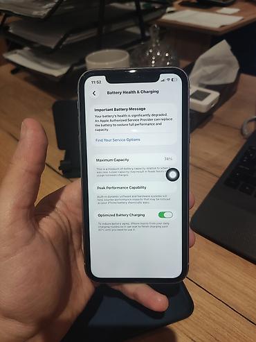Apple iPhone: IPhone 11 — 9
