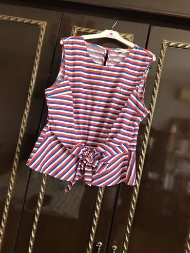 pull and bear: Park bulvardaki Polodan 70azn alinib. 1-2defe geyilib. Cox serin