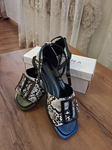 детские ролики 35 38 размера: Burberry, Ölçü: 38, rəng - Boz, Yeni