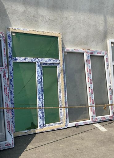 Plastik pəncərələr: İşlənmiş İkiqat şüşə paketi Plastik pəncərə, Еni: 200 sm, Uzunluğu: 300 sm, Ödənişli quraşdırma — 5