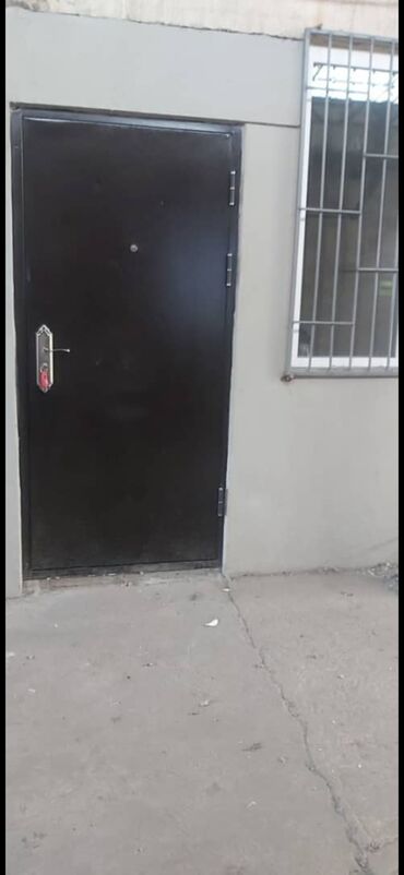 склад продаю: Сдаю помещение 18 м.кв
Восток 5 ул. Т.Айтматова 55/ Мамбетова
1этаж