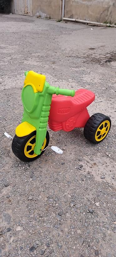 musiqili yeni il oyuncaqları: Uşaq üçün pedallı üçtəkərli motosiklet oyuncağı - Rənglər: yaşıl-sarı — 7