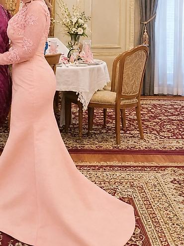 ziyafət geyim: Zərif şaftalı/solğun çəhrayı rəngdə uzun ziyafət/gecə paltarı. Balıq — 1
