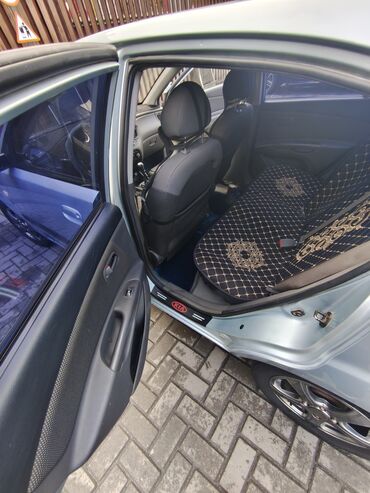 Kia: Kia Rio: 2006 г., 1.4 л, Механика, Бензин, Хэтчбэк — 17