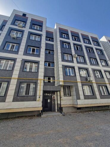 срочно продаётся 1 комнатная квартира в районе ошского рынка: 1 комната, 39 м², Элитка, 3 этаж, Евроремонт