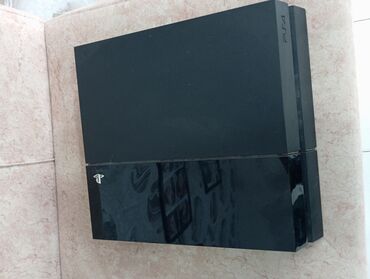 rəsmi 14 c: Ps 4 fat 500 gb yaddas, oyunlar gmaylimdadi silecem, ozunuz yeni