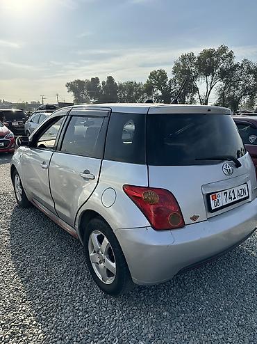 mark 90: Toyota Ist: 2003 г., 1.3 л, Автомат, Бензин, Хэтчбэк — 2