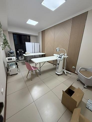 Коммерциялык мүлк: Ижарага Өзүнчө кабинет: 30 м², Биринчи катар — 3