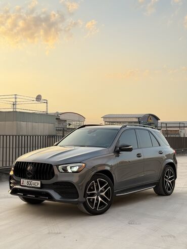срочно в связи с переездом: Mercedes-Benz : 2019 г., 2 л, Автомат, Бензин, Кроссовер
