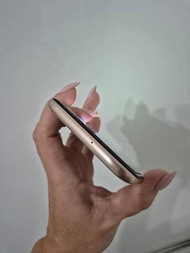 Samsung: Samsung Galaxy A30, zlatna boja Glavne karakteristike: - Ekran 6.4" — 7