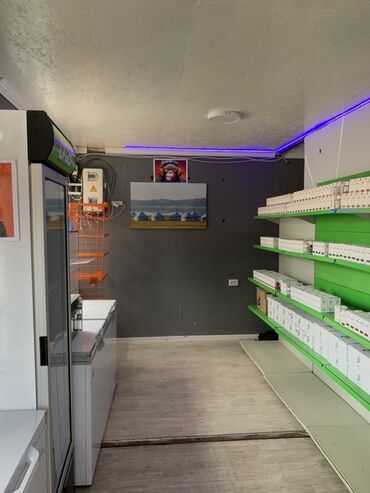 печка для теплицы: Предлагается к продаже торговое оборудование для магазина. В наличии