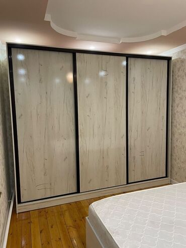 Шкафы для одежды: Мебель на заказ, Элегантный гардероб в современном стиле, выполненный — 31