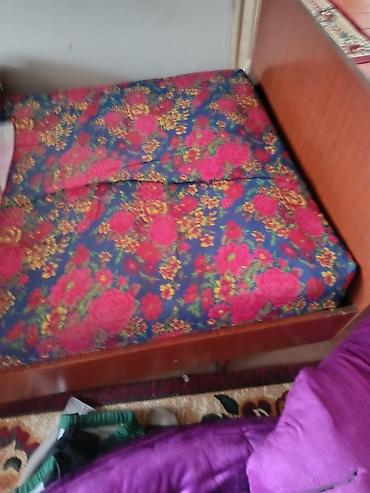 стол письменный б: Односпальная кровать с матрасом и изголовьем в комплекте 2 штуки. - — 1