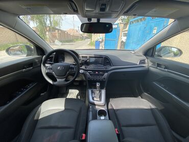 huyndai elantra: Hyundai Elantra: 2017 г., 2 л, Типтроник, Бензин, Седан