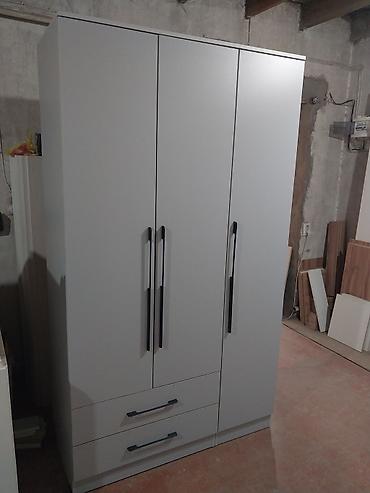 Шифоньеры, шкафы для одежды: Трёхдверный шкаф-/распашной для одежды - Габариты: ориентировочно — 2