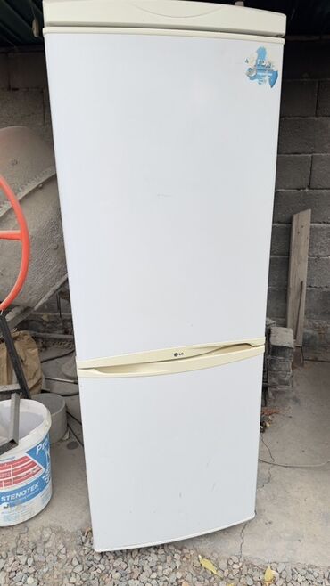 холодилник дома: Холодильник LG, Б/у, Двухкамерный, 60 * 175 * 60