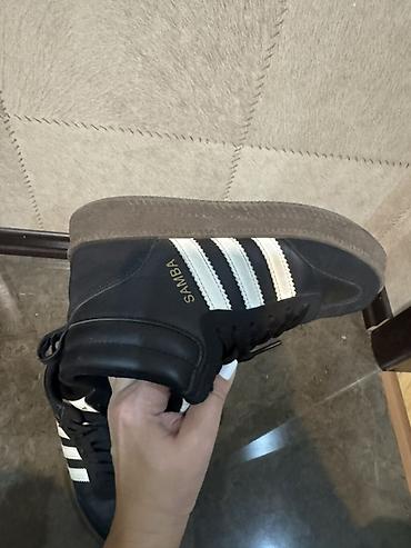 Krasofkalar və idman ayaqqabıları: İçi mexli Qara rəngli Adidas kişi/kadın idman ayaqqabısı – yüksəkboğaz — 5