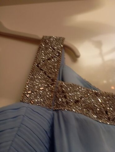 Ziyafət donları: Mavi rəngdə, uzun ziyafət/libas. - Model: Asimmetrik kəsimli, döş — 9