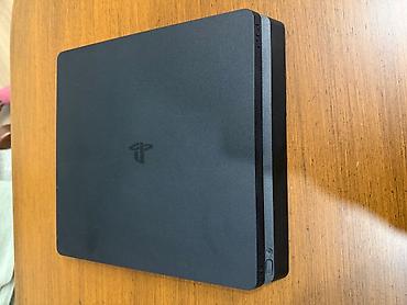 ps4 joystik: Salam.Playstation 4 yaınız ev şəraitində işləyib.Daxilində Ps Plus — 1