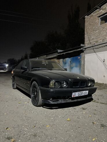 срочно срочно продам машину: BMW 5 series: 1993 г., 2 л, Механика, Бензин, Седан