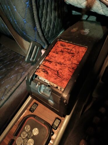 бардачок гольф 4: W124 хлебница Mercedes бардачок нету замка.а так в нормальном