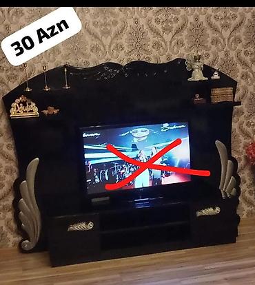 TV altlığı: TV stendi - Material: taxta/kombinə, qara rəng, dekorativ gümüşü — 1