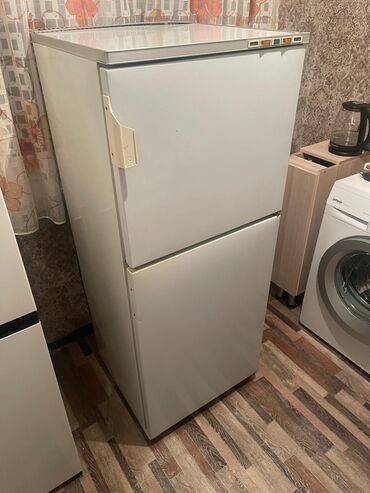 интерактивные панели: Срочно продам холодильник. Состояние хорошее. Морозит хорошо. Торг