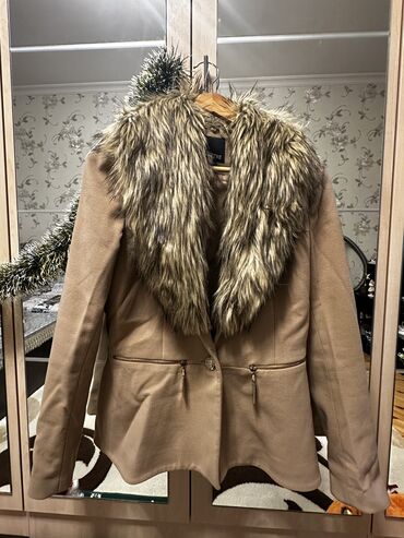пальто женское: Пальто M (EU 38), цвет - Бежевый