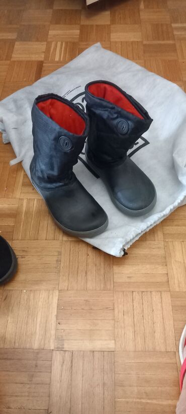 crvena spavacica: High boots, Crocs, 39