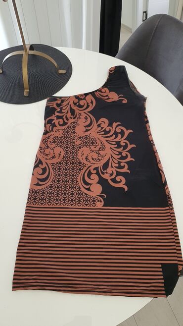 haljina likru materijalu: S (EU 36), M (EU 38), L (EU 40), bоја - Šareno, Drugi stil, Na bretele