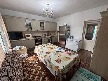 Дома: Продается 4-комнатный дом на участке 5-соток По документам 4-соток — 9