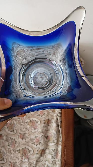 Mavi-tonlu dekorativ "Meduza" şüşə qab HOSBODKA - Material: qalın