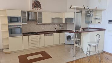 Mətbəx mebeli: Mətbəx mebeli satılır 600₼. Üzərində heçnə verilmir. Sökülü