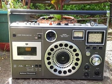 Radio: National Panasonic R5410. 
Alıram. 
100azn kimi