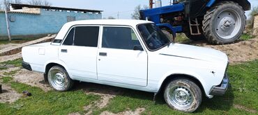 215 75 16 c: VAZ (LADA) 2107: 1.6 l | 1984 il Sedan