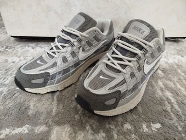 найк кроссовки женские: Кроссовки, 39, Nike, Новый, цвет - Серебристый, Самовывоз