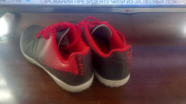 Бутсы: Срочно продаю оригинальные бутцы сороконожки, фирмы Kipsta (Кипста) в — 8