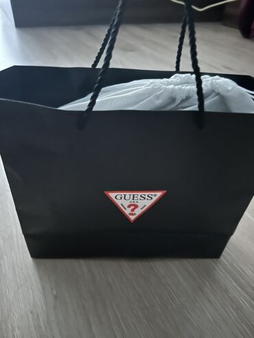 uzun pencekler: Əl çantası, Guess, Yeni