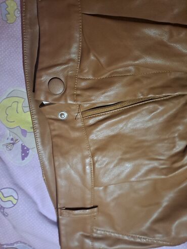 детские хлопковые колготки: Qadın üçün süni dəri şalvar – açıq qəhvəyi (karamel) rəngdə. -