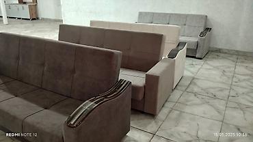 Прямые диваны: Прямые диваны с высокой спинкой и широкими подлокотниками - — 16