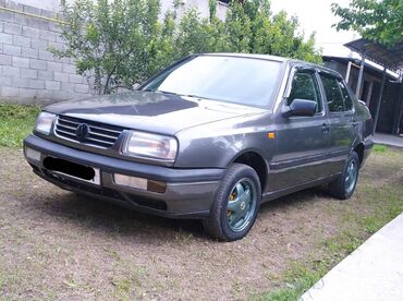 фольксваген минивэн: Volkswagen Vento: 1993 г., 1.8 л, Механика, Бензин, Седан